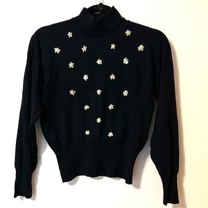 Vintage Cropped Mockneck Sweater with Daisies